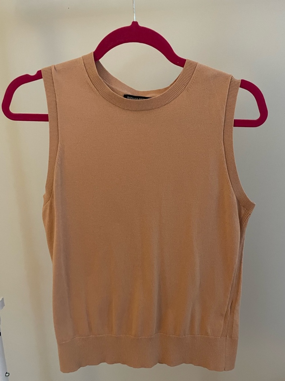 Banana Republic Sleeveless Knit Tank in Camel